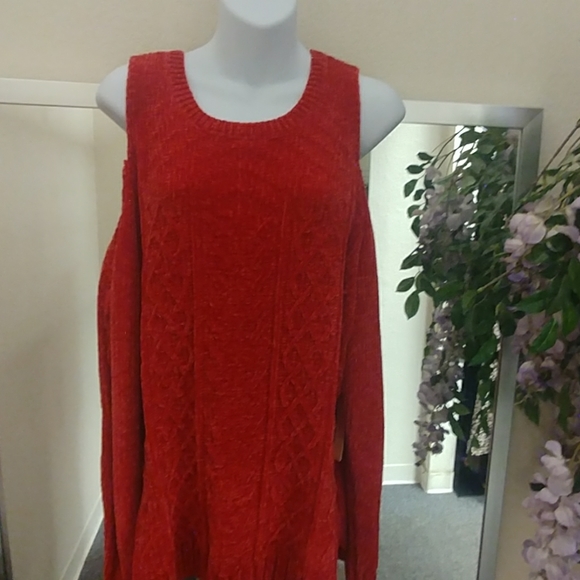 Gibson Latimer Red Chenille Cold Shoulder Sweater - Picture 5 of 8